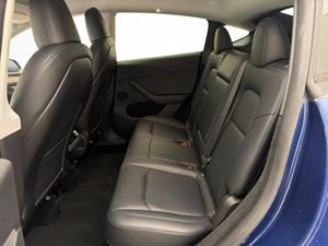 Tesla Model Y bild 16