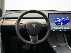 Tesla Model Y bild 13
