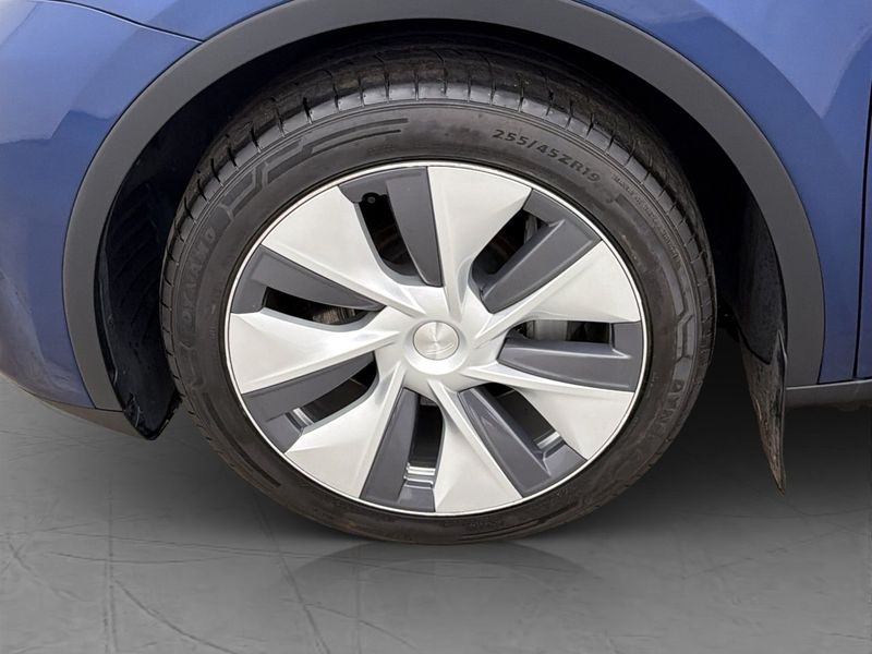 Tesla Model Y bild 33