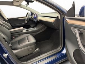 Tesla Model Y bild 15