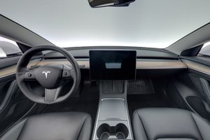 Tesla Model 3 bild 13