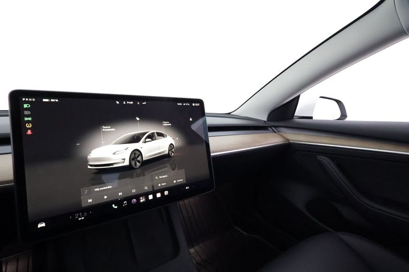 Tesla Model 3 bild 22