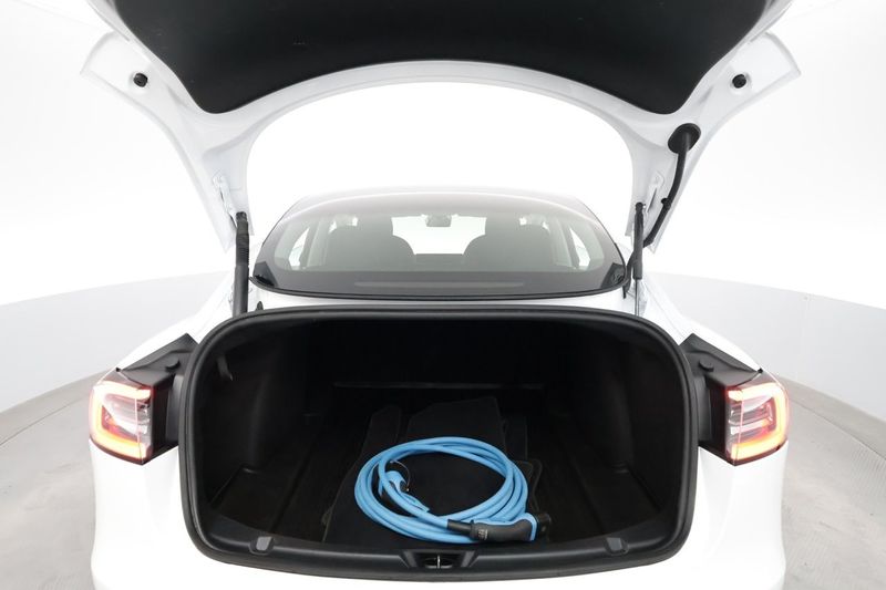 Tesla Model 3 bild 25
