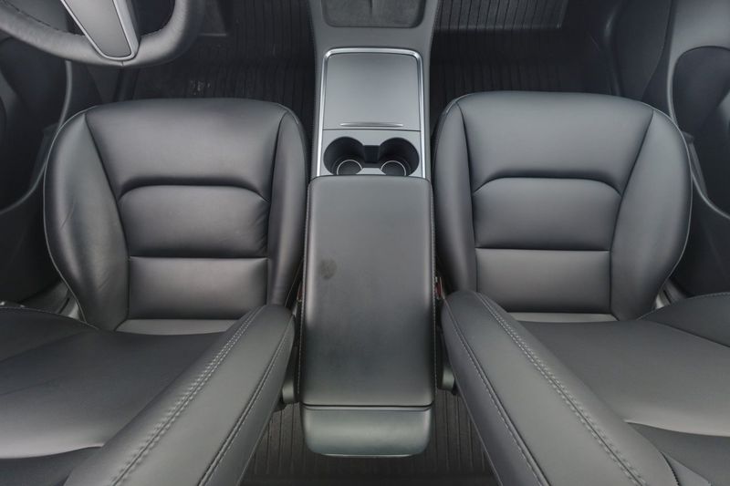 Tesla Model 3 bild 14
