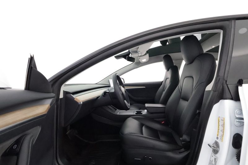 Tesla Model 3 bild 10