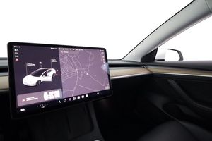 Tesla Model 3 bild 21