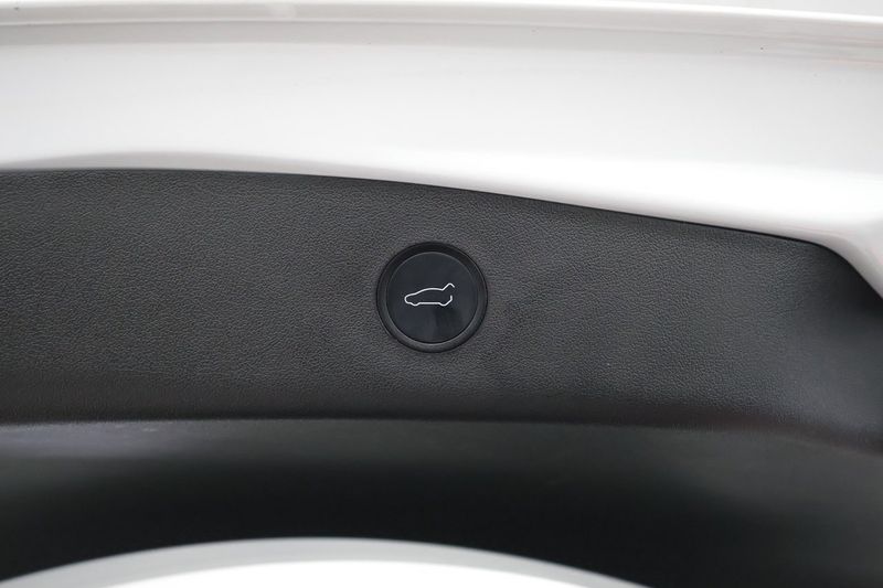 Tesla Model 3 bild 25