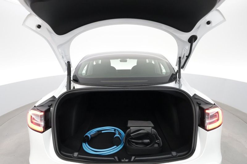 Tesla Model 3 bild 24