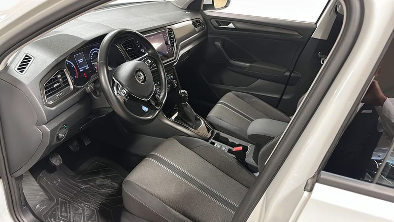 Volkswagen T-Roc bild 7