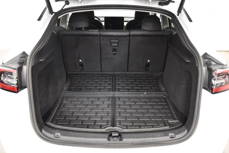 Tesla Model Y bild 26