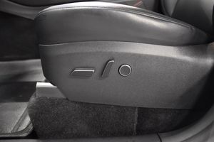 Tesla Model Y bild 16