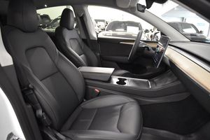 Tesla Model Y bild 12