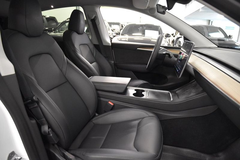 Tesla Model Y bild 12