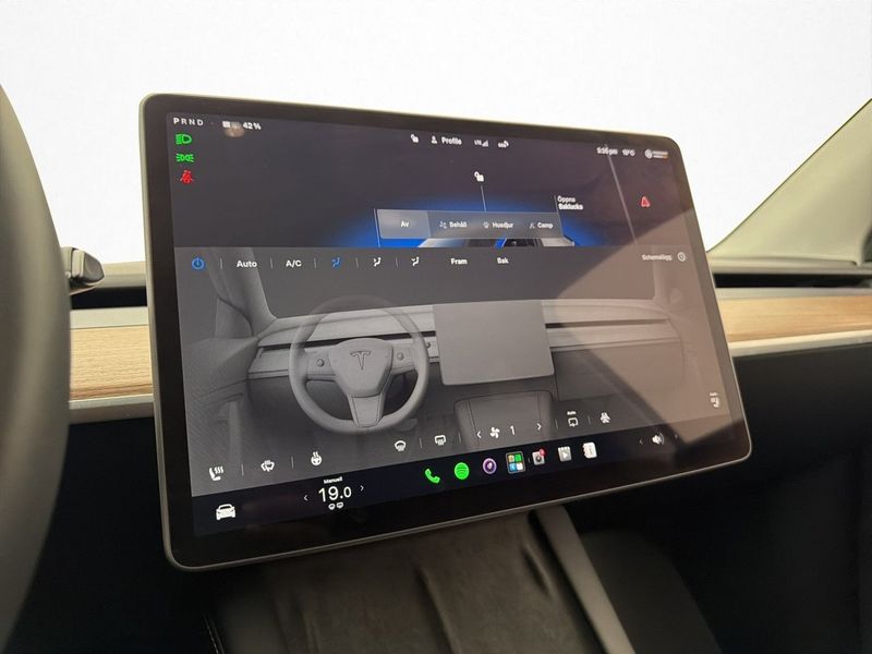Tesla Model Y bild 17