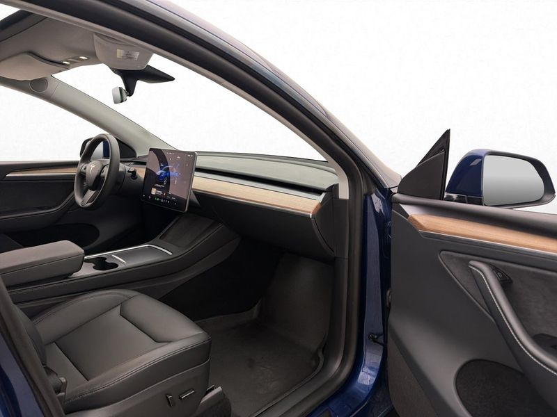 Tesla Model Y bild 24