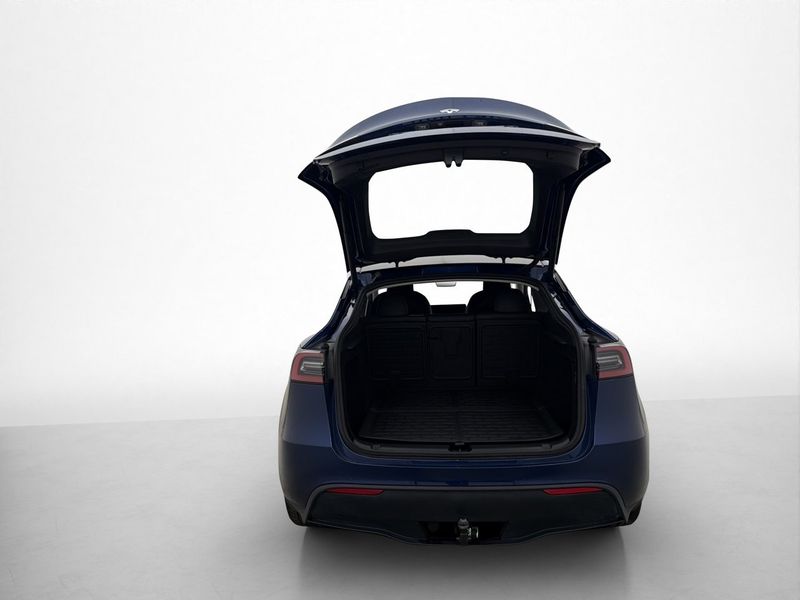 Tesla Model Y bild 8