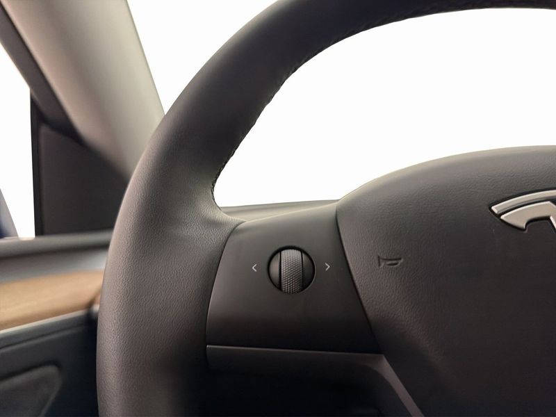 Tesla Model Y bild 14