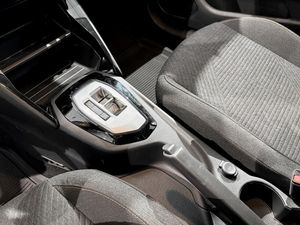 Peugeot 208 bild 12