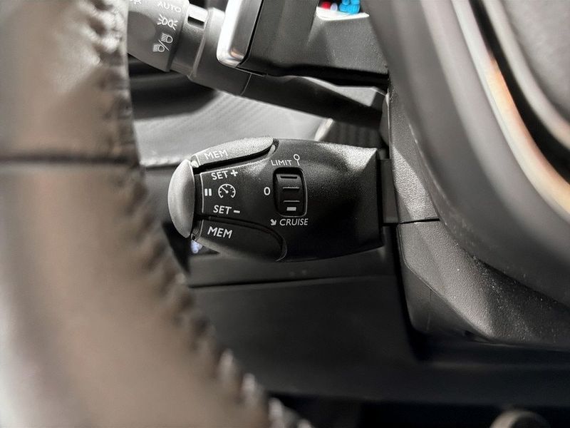 Peugeot 208 bild 8