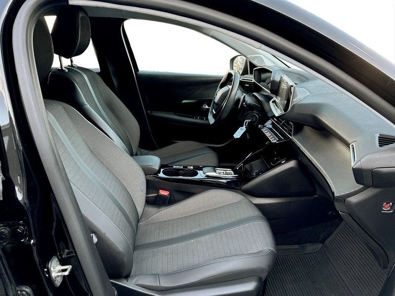 Peugeot 208 bild 11