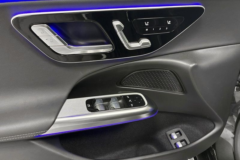 Mercedes E300 bild 16