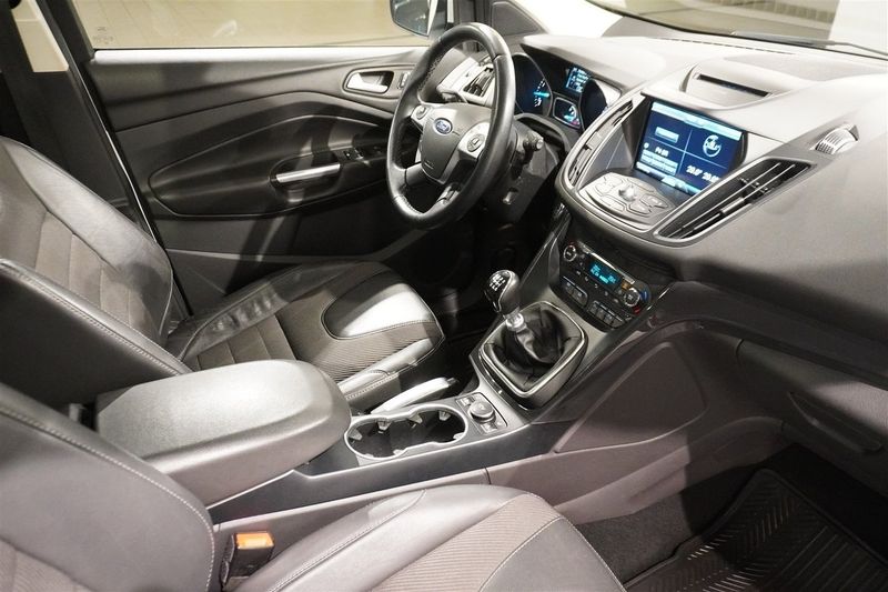 Ford Kuga bild 12