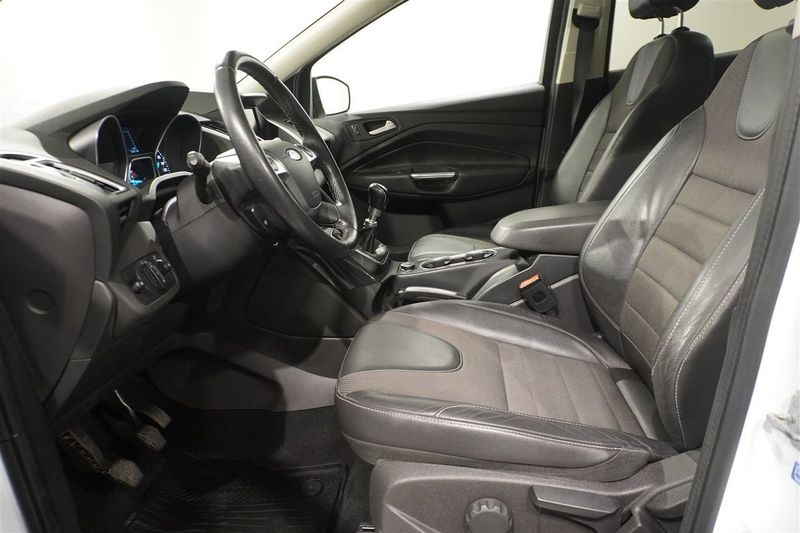 Ford Kuga bild 8