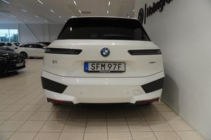 BMW iX bild 6