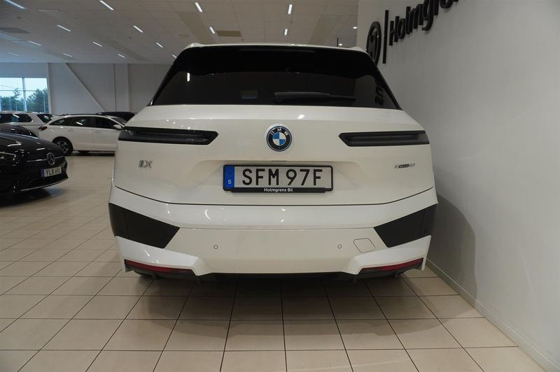 BMW iX bild 6