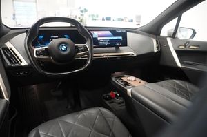 BMW iX bild 9