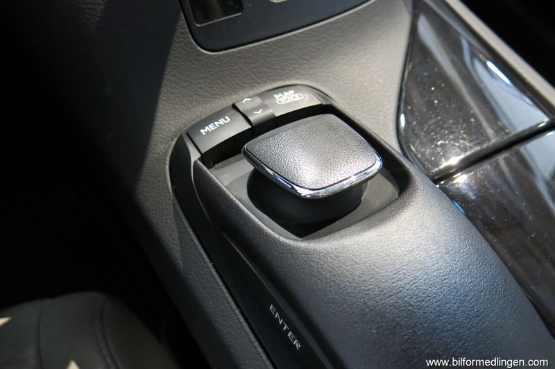Lexus RX bild 15