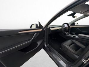 Tesla Model Y bild 11
