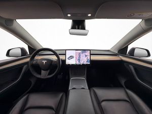 Tesla Model Y bild 25
