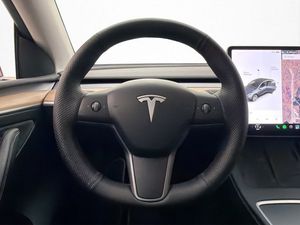 Tesla Model Y bild 14