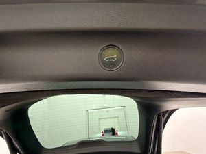 Tesla Model Y bild 30