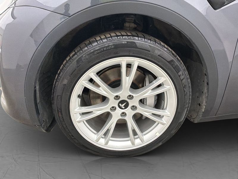 Tesla Model Y bild 32