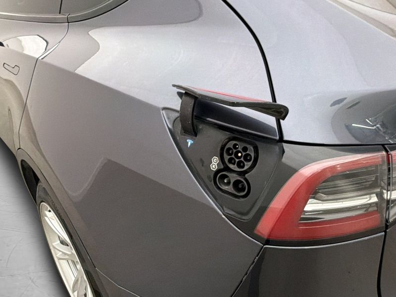 Tesla Model Y bild 31