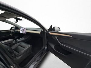 Tesla Model Y bild 27