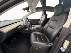 Tesla Model Y bild 12