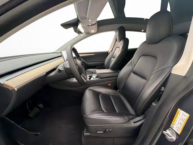 Tesla Model Y bild 12