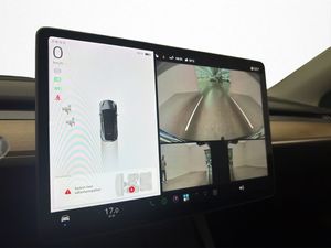 Tesla Model Y bild 18