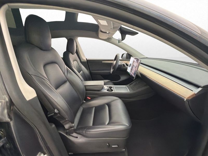 Tesla Model Y bild 26