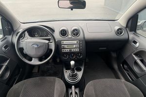 Ford Fiesta bild 9