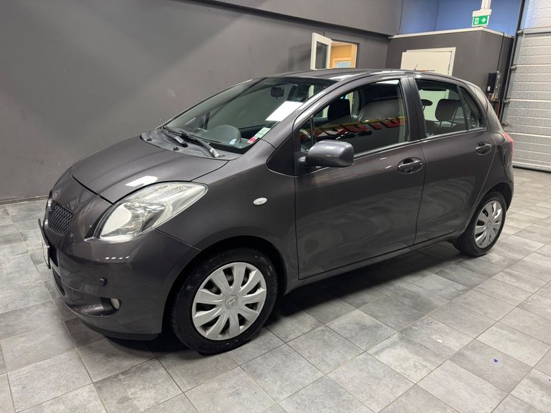 Toyota Yaris bild 2