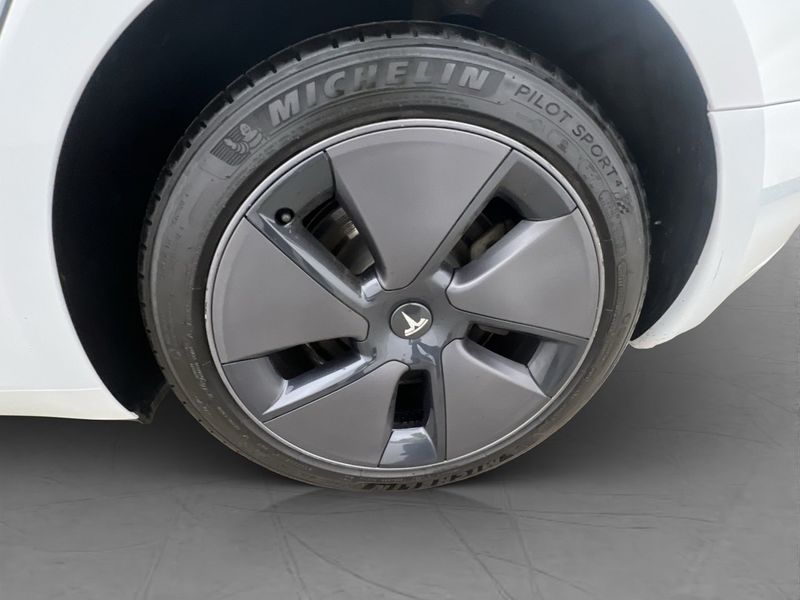 Tesla Model 3 bild 30