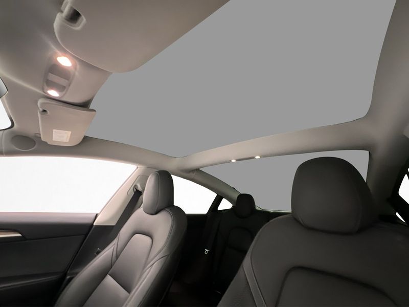 Tesla Model 3 bild 15