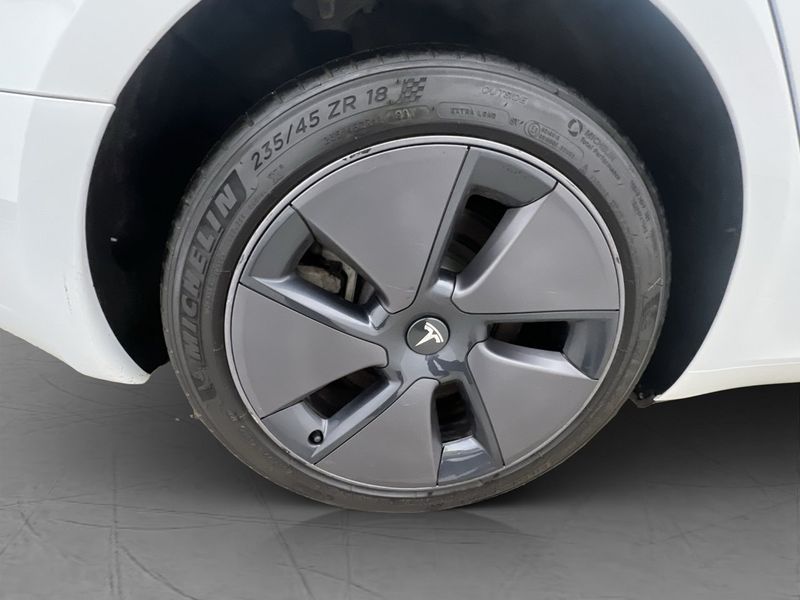 Tesla Model 3 bild 31