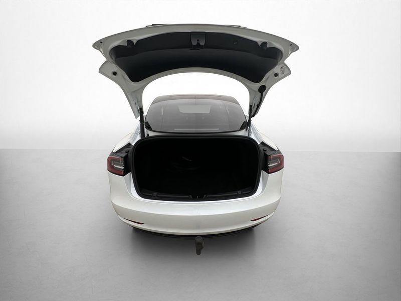 Tesla Model 3 bild 11