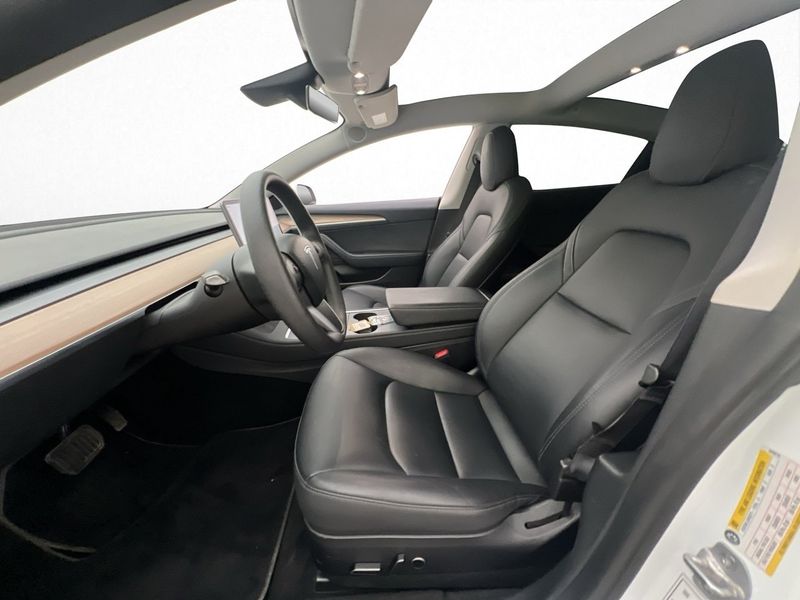 Tesla Model 3 bild 12