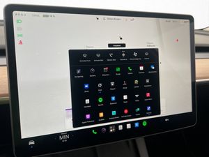 Tesla Model 3 bild 18